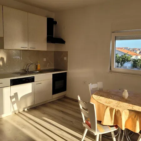 House Sunset Karin Appartamento